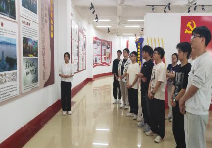 参观pg国际电子网站廉洁文化教育基地照片材料5